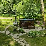 Glamping Pod Hradem * Česká Kamenice