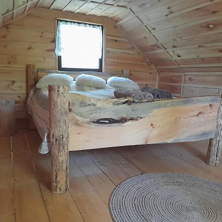 Glamping Pod Hradem *